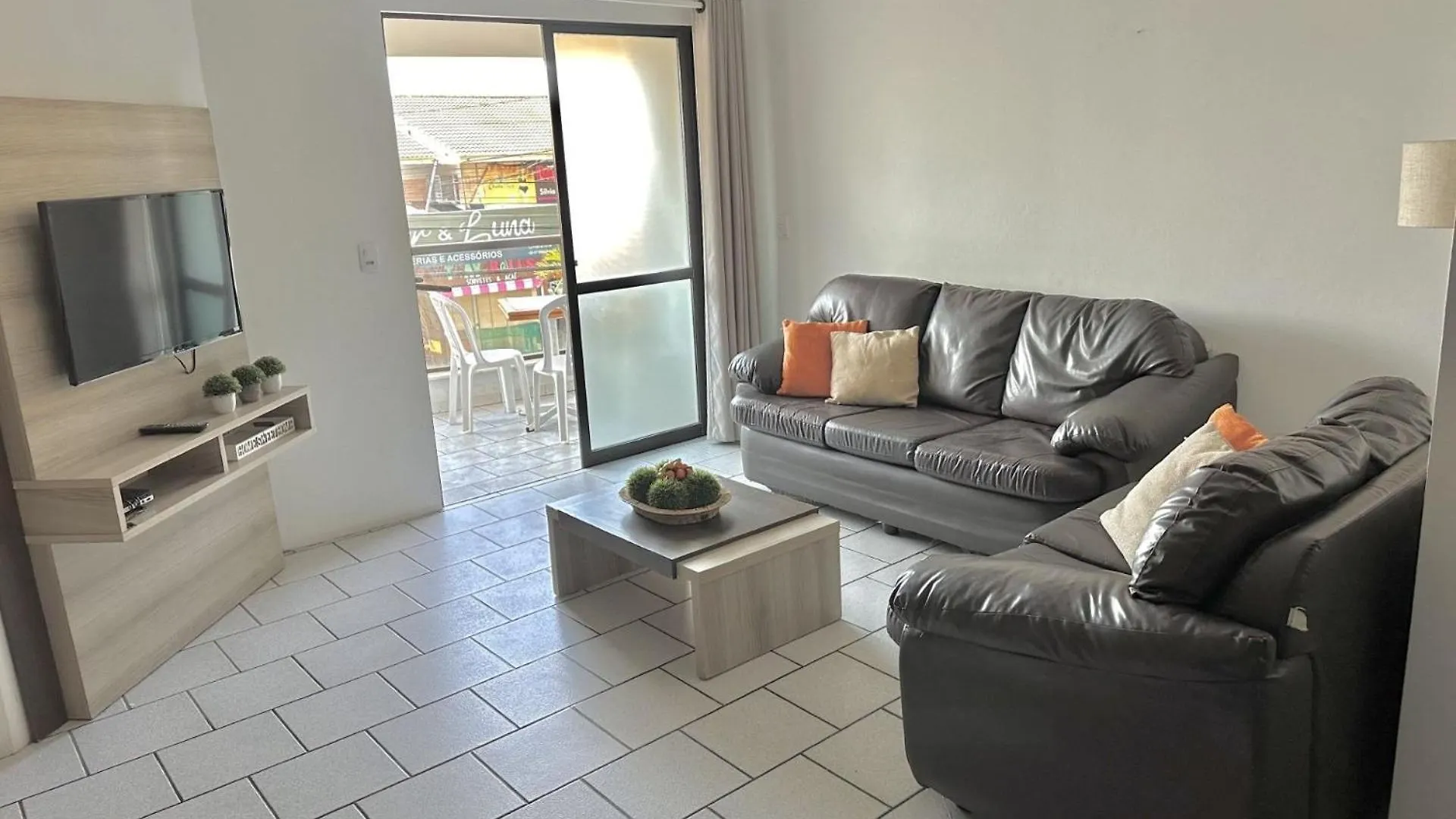 Apartamento Avenida Bombinhas 0*,