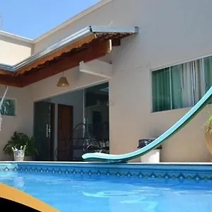 Linda Casa Com Sauna, Hidromassagem, Piscina, Cascata, Churrasqueira E Master!! Casa de Férias Caldas Novas